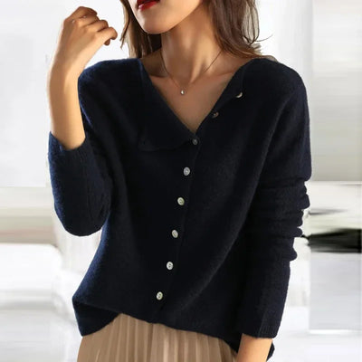 Iya | Chic Button Knit